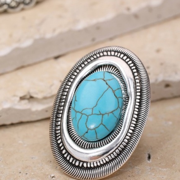 Oversized Boho Oval Ring - Picture 4 of 6